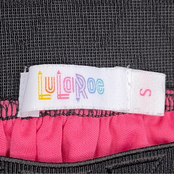 Small LuLaRoe Black Mesh Floral Colorful Embroidery Skirt Elastic Waistband - Picture 10 of 12